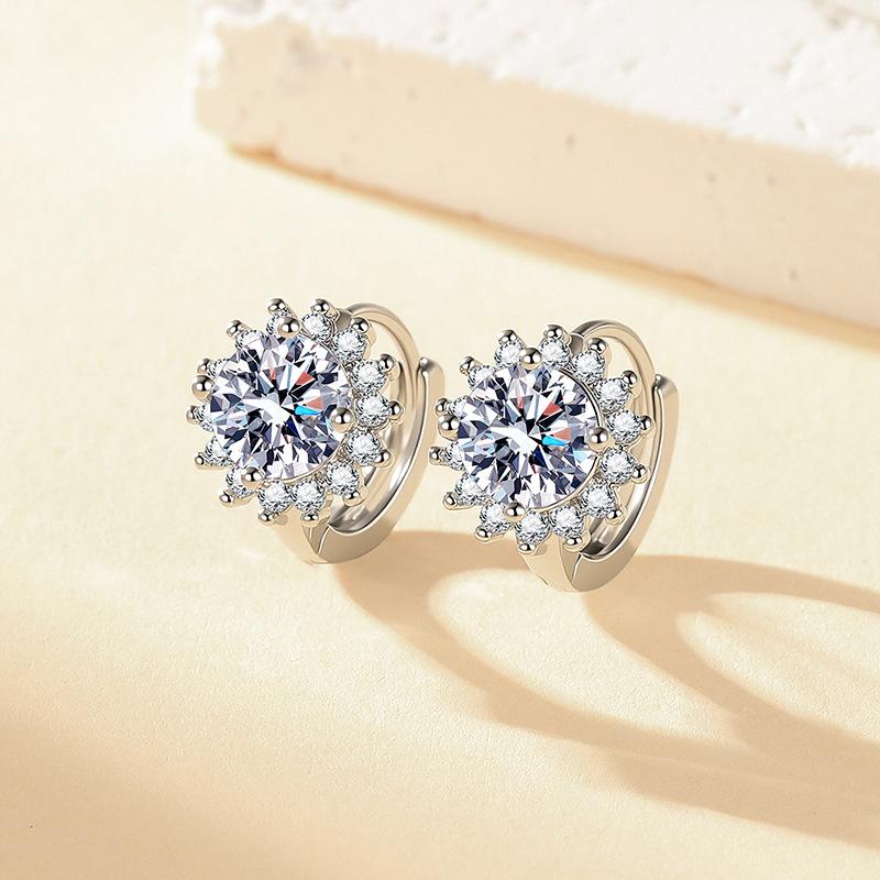 

New 2026 One-carat Earrings for Women s Anti-allergic Fashion Trend Sun Flower Ear Buckles