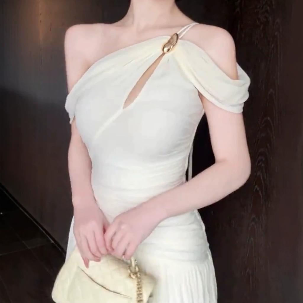 2026 New Early Summer Beautiful and Good-looking Design Niche Dress Children's White One-word Shoulder Temperament Dress