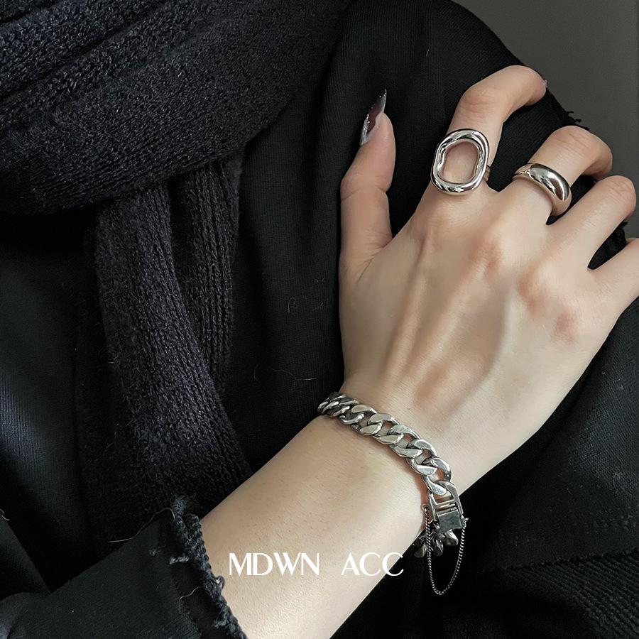 Ring im koreanischen Stil aus S925 Silber mit geometrischem Durchbruchmuster, unregelmäßig, Vintage für Damen - Schwerindustrielles Temperament, verstellbarer schlichter Ring für den Zeigefinger.