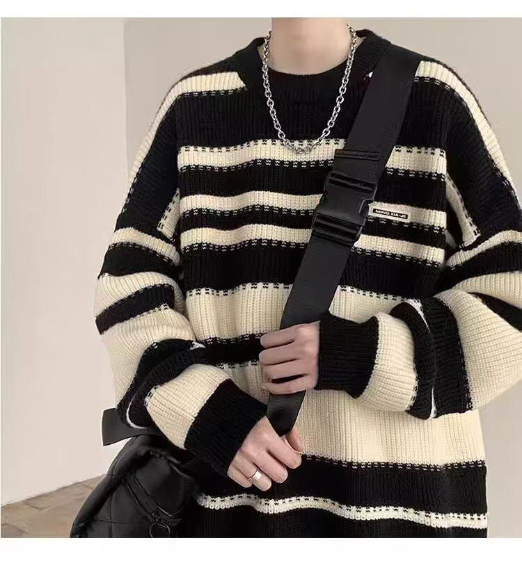 

Men s Trendy Slim Fit Round Neck Sweater - Autumn/Winter 2025 Collection L чорний