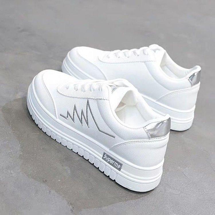 

Little white shoes women s fashion 2025 spring and summer new Korean version of student muffin platform women s sports board shoes mixed batch 40 срібний