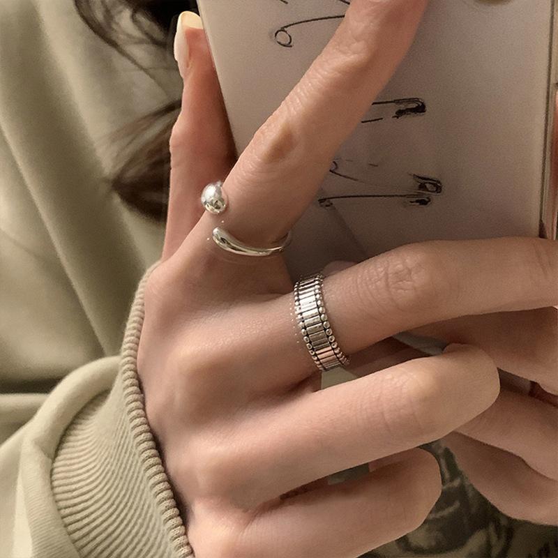 Irregular Trendsetting Geometric Ring For Women Fashionable And Adjustable Wear Copper