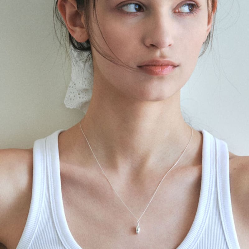 Soorium BUD NECKLACE