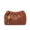 Borsa Tessuta con Catena a Palline Dorate - Borsa a Tracolla alla Moda con Tracolla e Design Pieghettato a Forma di Nuvola.