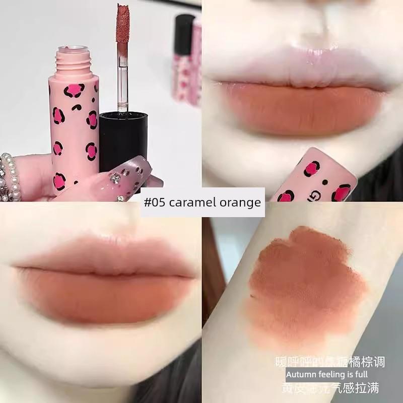 Whitening Matte Lip Mud Lip Gloss, Peach Pink Lipstick for a Natural Look, Silky Smooth, Matte, Soft Misty Finish, Non-Drying