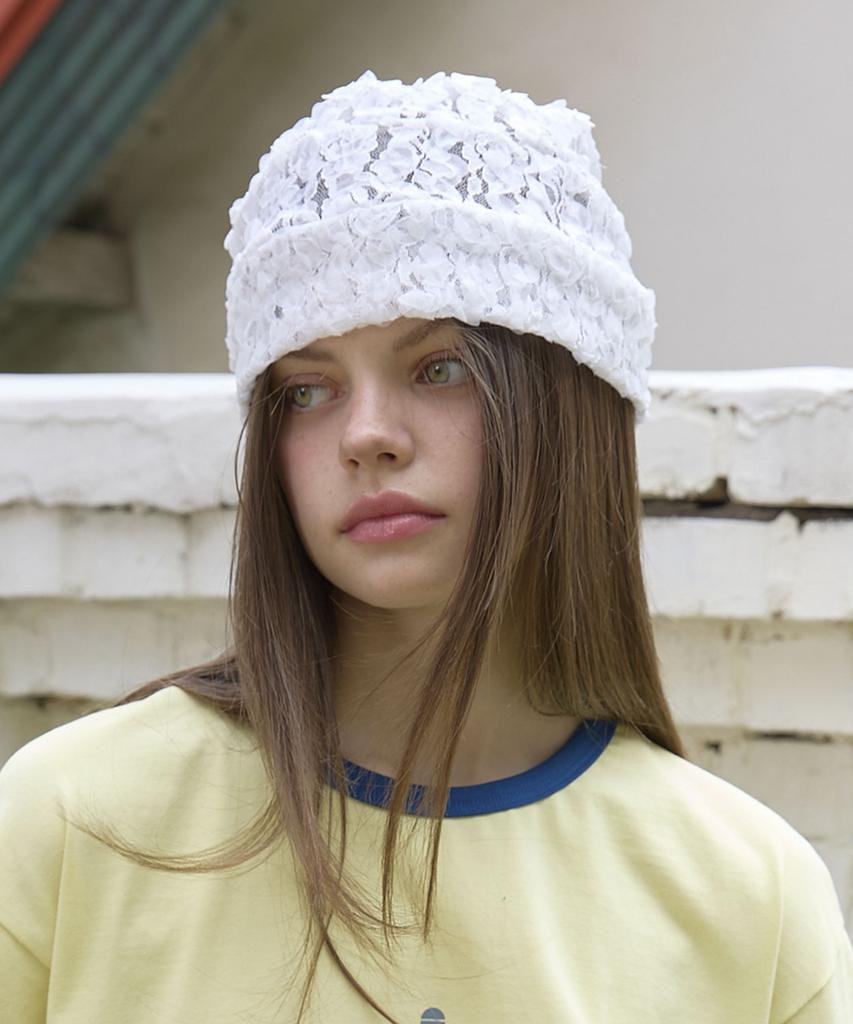 Nyuyogwogseu Flower Lace Pleated Beanie Hat_White