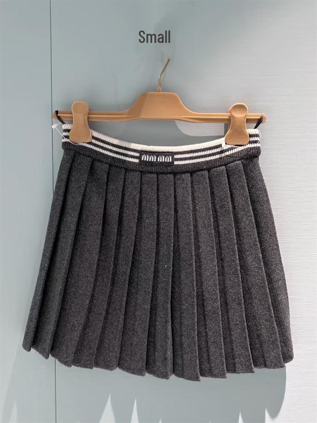 

Nanyou High-Quality Early Spring Logo Sticker Pleated Cashmere Short Skirt - Academy Style S шифер серый