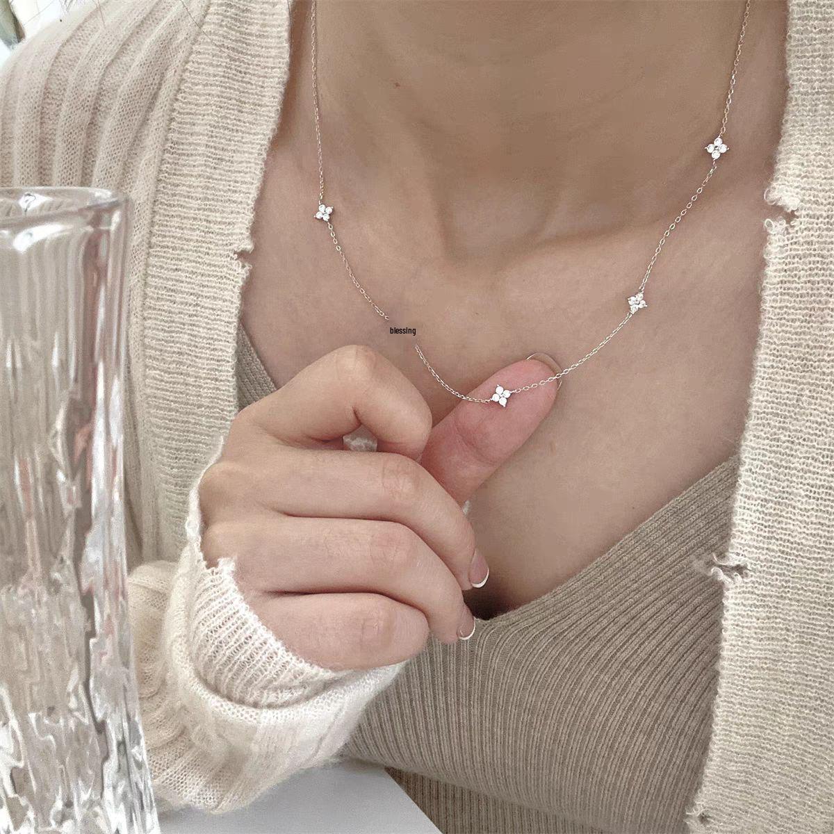 

S925 Sterling Silver Four-Leaf Clover Choker Necklace - Elegant Star Design Gift S925 Silver