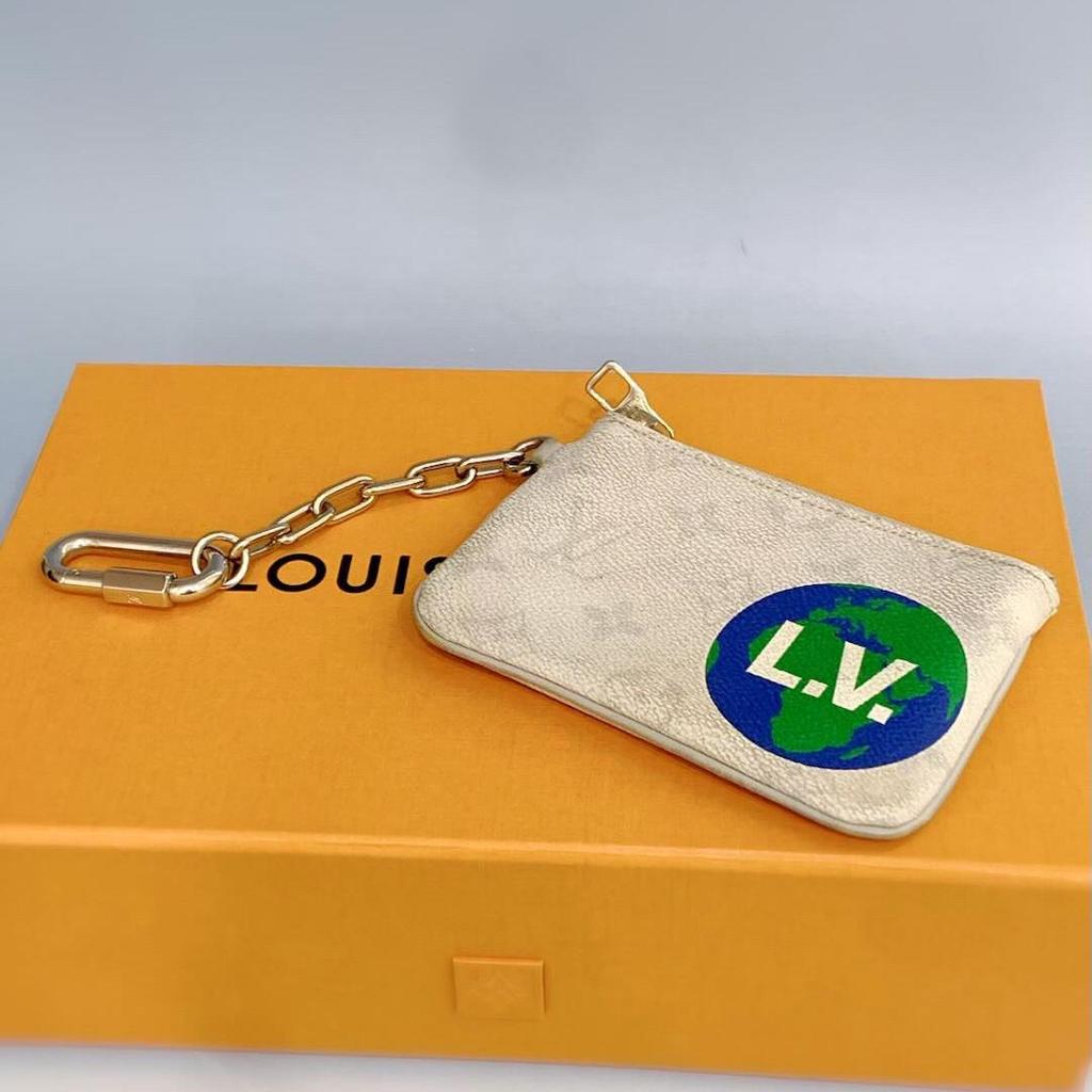 [Pre-Owned] Logo Medal Key Coated Canvas Wallet - Excellent #1FJ96UY