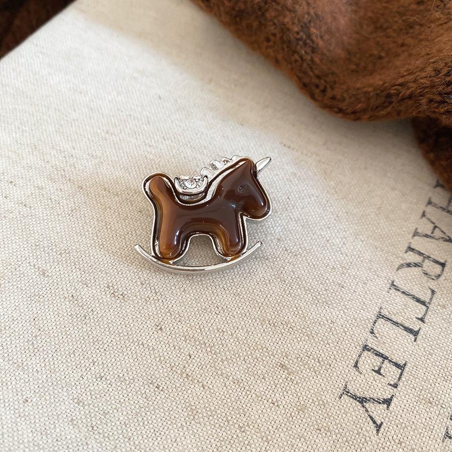 

Retro simple cartoon natal year flocking pony brooch pin clothing accessories