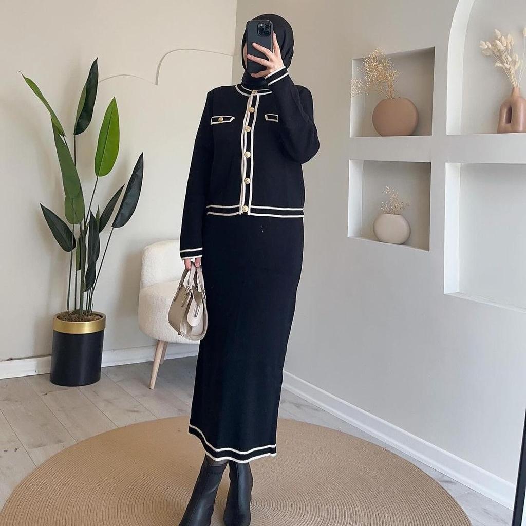 2024 Autumn European & American Color Block Two-Piece Set: Little Fragrant Style Short Top with Slimming Midi Skirt