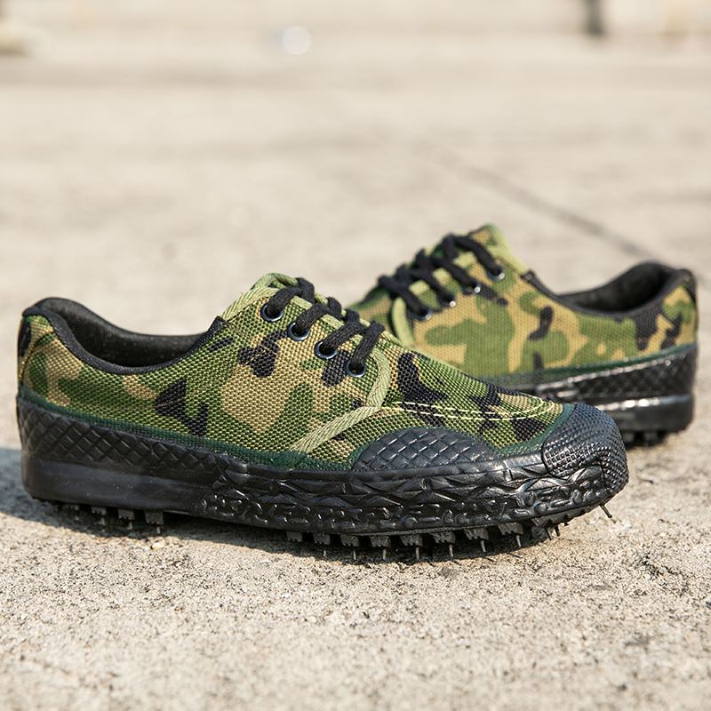 Nové maskáčové mužské plátěné boty Pohodlné prodyšné plátěné tenisky Pánské tenisky na ploché platformě Protiskluzové pánské boty vulkanizované