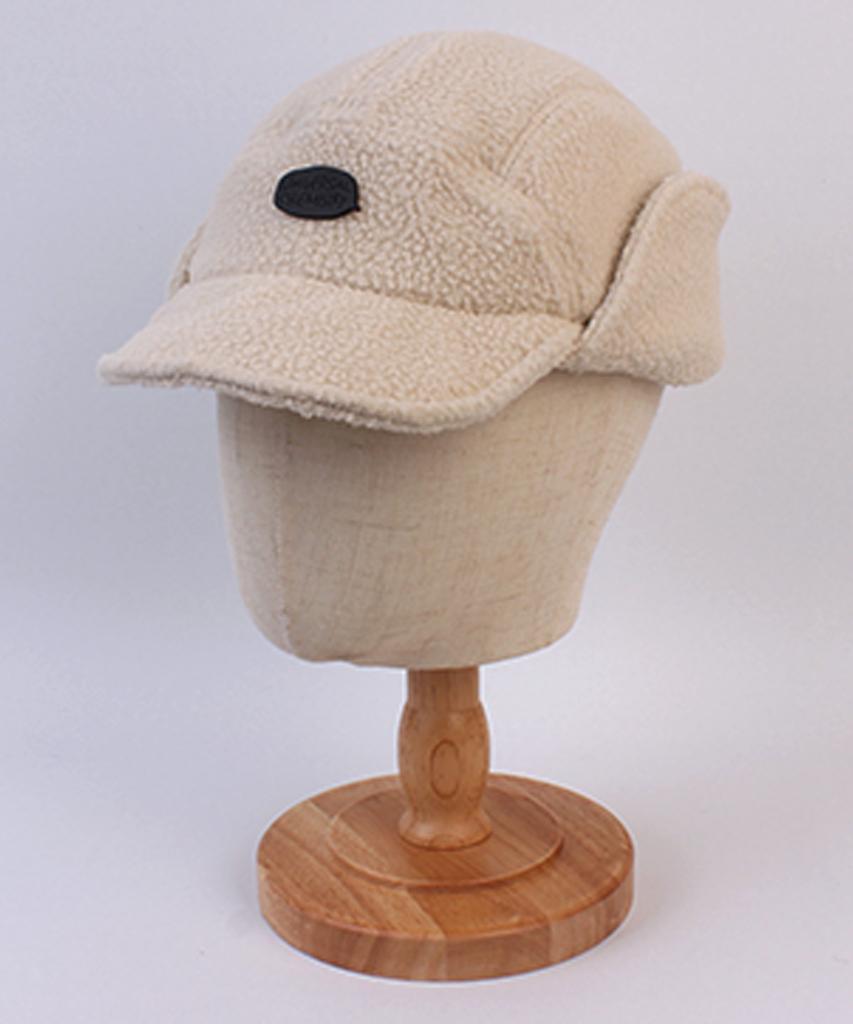 Yunibeosyeolkemiseuteuli Fleece Beige Half Earflap Cap