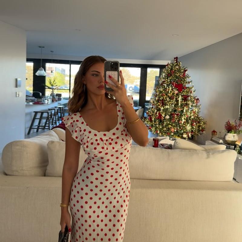Women's Ruffle Edge One Shoulder Polka Dot Dress with Ruffle Edge Decoration Versatile Daily Style Elegant Summer Short Sleeved Women's Slim Fit Dress
