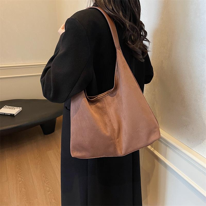 2025 new solid color matte trend personalized daily commuter bag simple women's bag shoulder bag