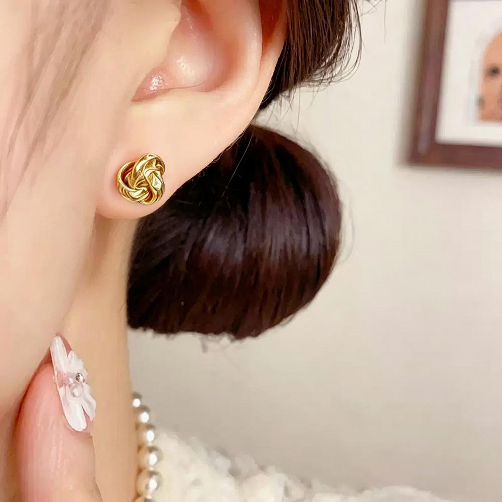 Chic Retro Irregular Geometric Stud Earrings for Women - Luxurious and Versatile High-End Design