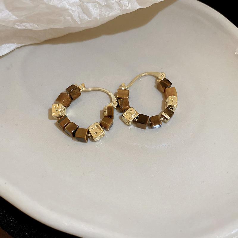 Gold-Plated U-Shaped Resin Ear Cuffs: Retro Y2K High-End Autumn & Winter Earrings