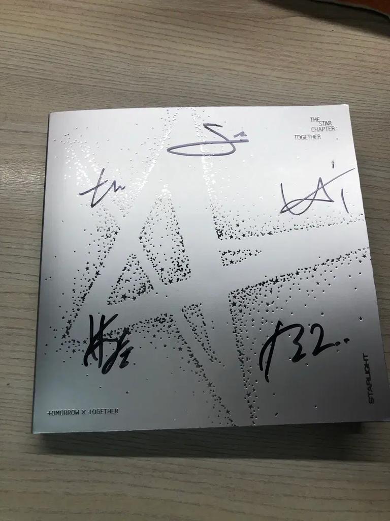 TOMORROW X TOGETHER Album signiert