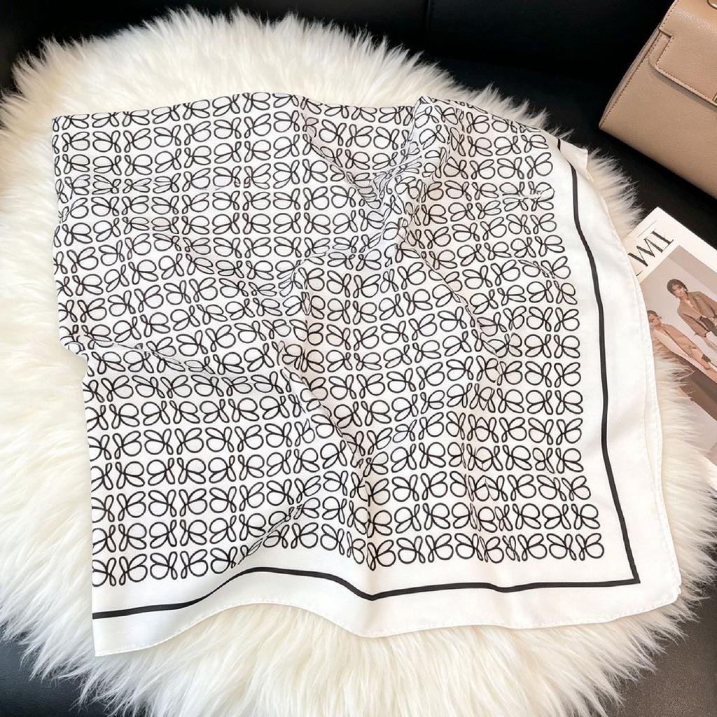 High-end light luxury small square scarf women's Hangzhou satin silk versatile professional wear with shirt scarf neck protection scarf silk scarf