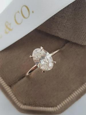 He Cheng Wish Large Oval White Zircon Ring