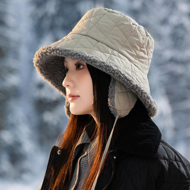 Fleece Diamond Plaid Fisherman Hat Japanese Windproof and Warm Ear Protection Hat Versatile Face Showing Small Lei Feng Hat