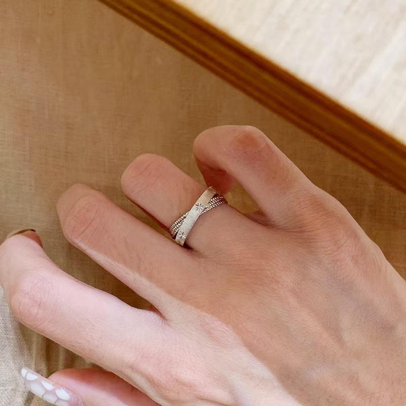

Explosive double-layer integrated brushed star ring niche design versatile index finger ring autumn and winter versatile ring