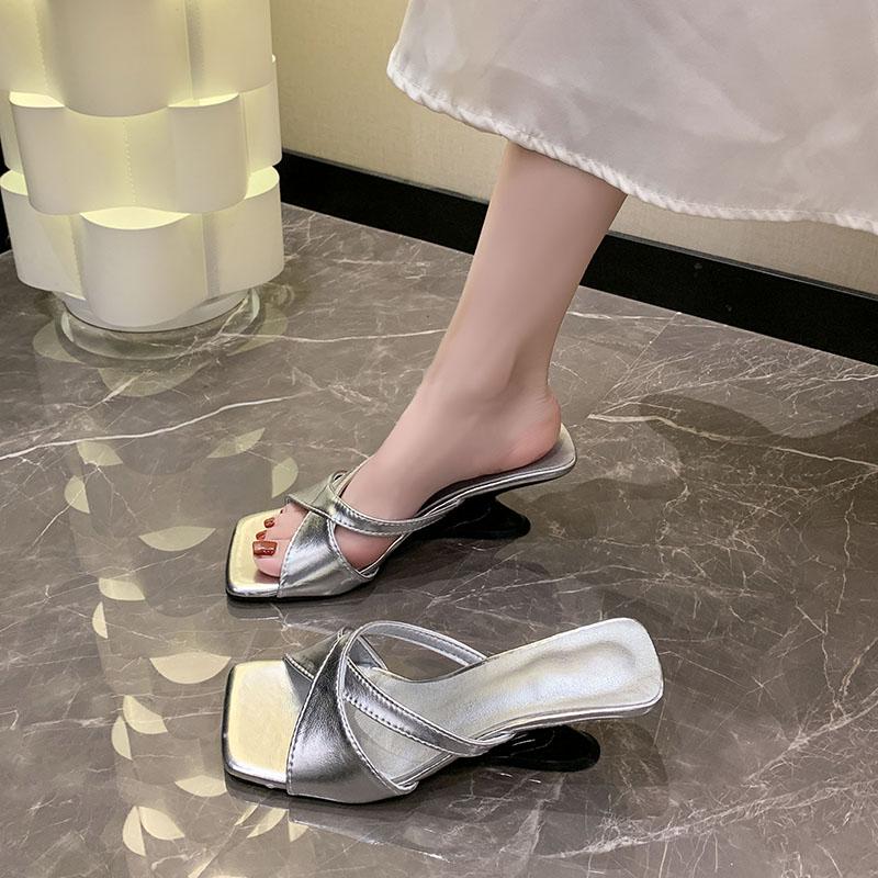Fashion 2025 Summer Open Toe Women's Slippers Fashion Outdoor Dress Slippers Women New Square Toe Best Seller Solid High Heels Zapatos