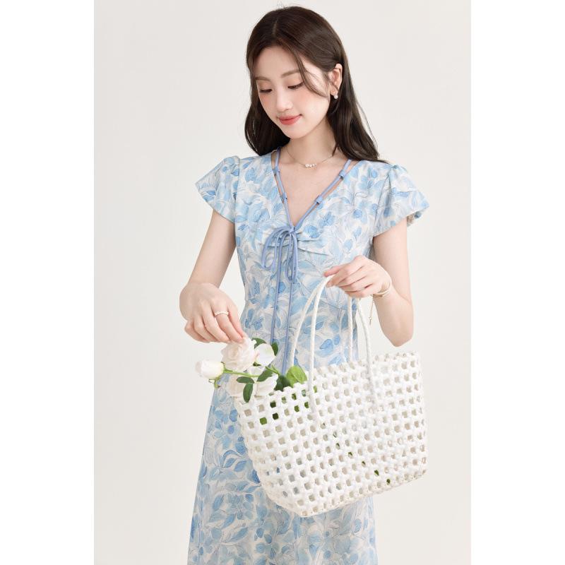 2026 Frühling/Sommer Elegantes blaues Blumen-A-Linien-Kleid: Taillenbetonend, Kurzärmelig, Französischer Stil