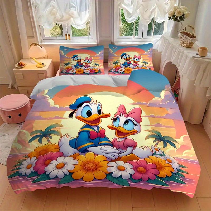 3pcs Daisy Donald Duck Printed Quilt Set - Includes 1 Quilt Cover and 2 Pillowcases, Machine Washable - Suitable for All Seasons.B013