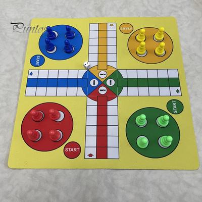 1 Set 4 Oyuncu Uçan Satranç Oyunu 35 CM Kauçuk Satranç Tahtası 16 Satranç Taşı 1 Zar Çocuklar Yetişkinler Aile Gecesi Etkileşimli Klasik Strateji Oyunu