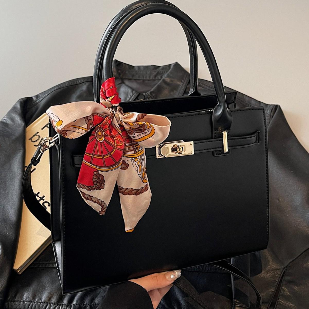 

Large Capacity Women s Red Wedding Bag - Perfect for Mother s Day, Brides, and Everyday Use чорний