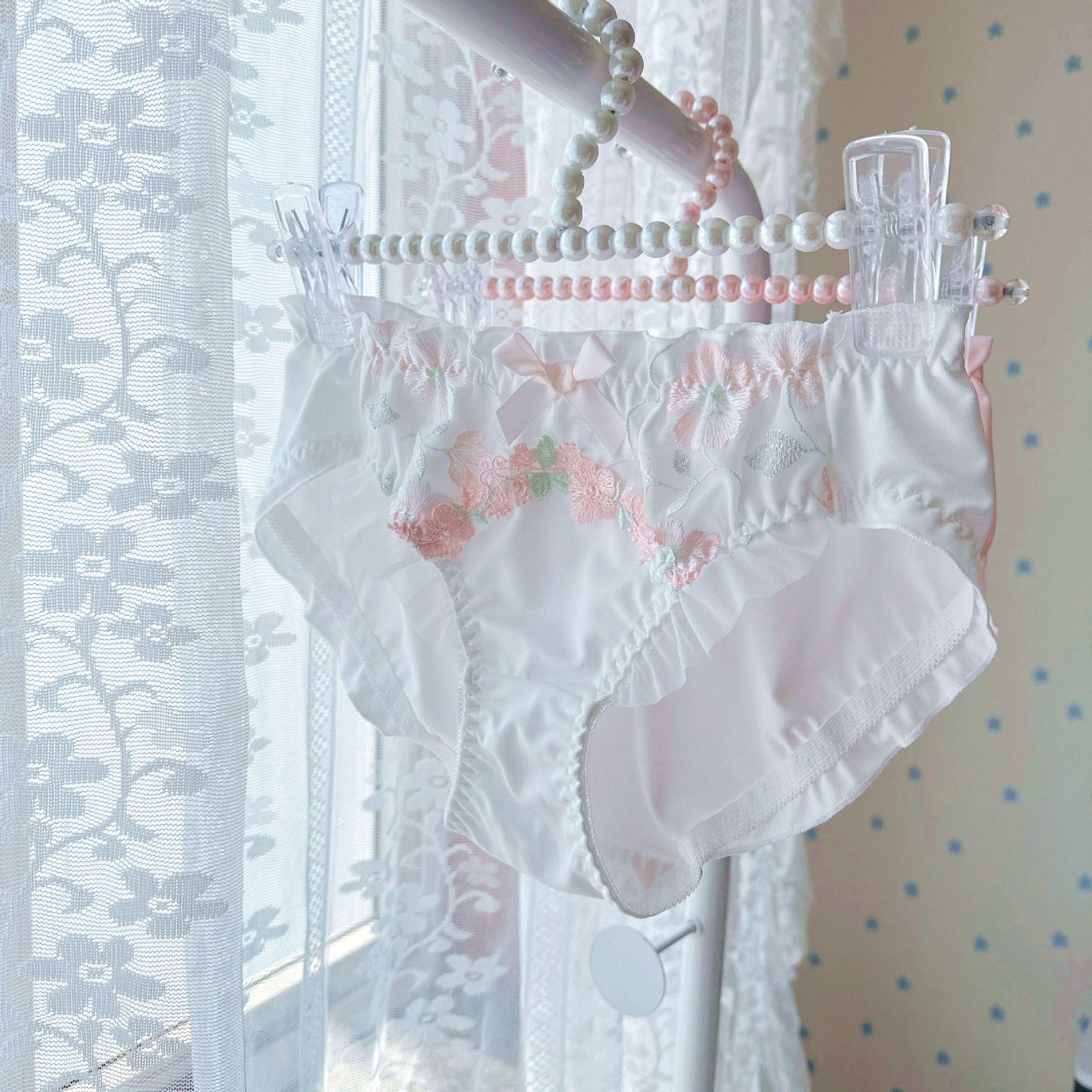 Japanese-Style 3D Embroidered Milk Silk Ruffle Mid-Waist Triangle Women s Underwear XXL белый
