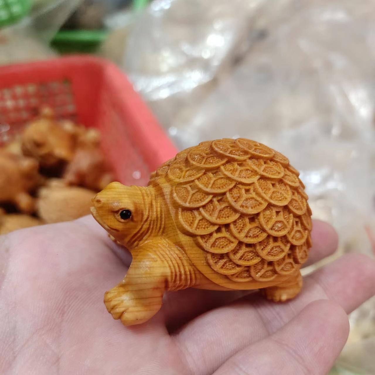 

Денежная черепаха Счастливая черепаха Деревянная статуэтка Деревянная скульптура Китайская резьба по дереву Миниатюрная маленькая черепаха Желтая 6cm