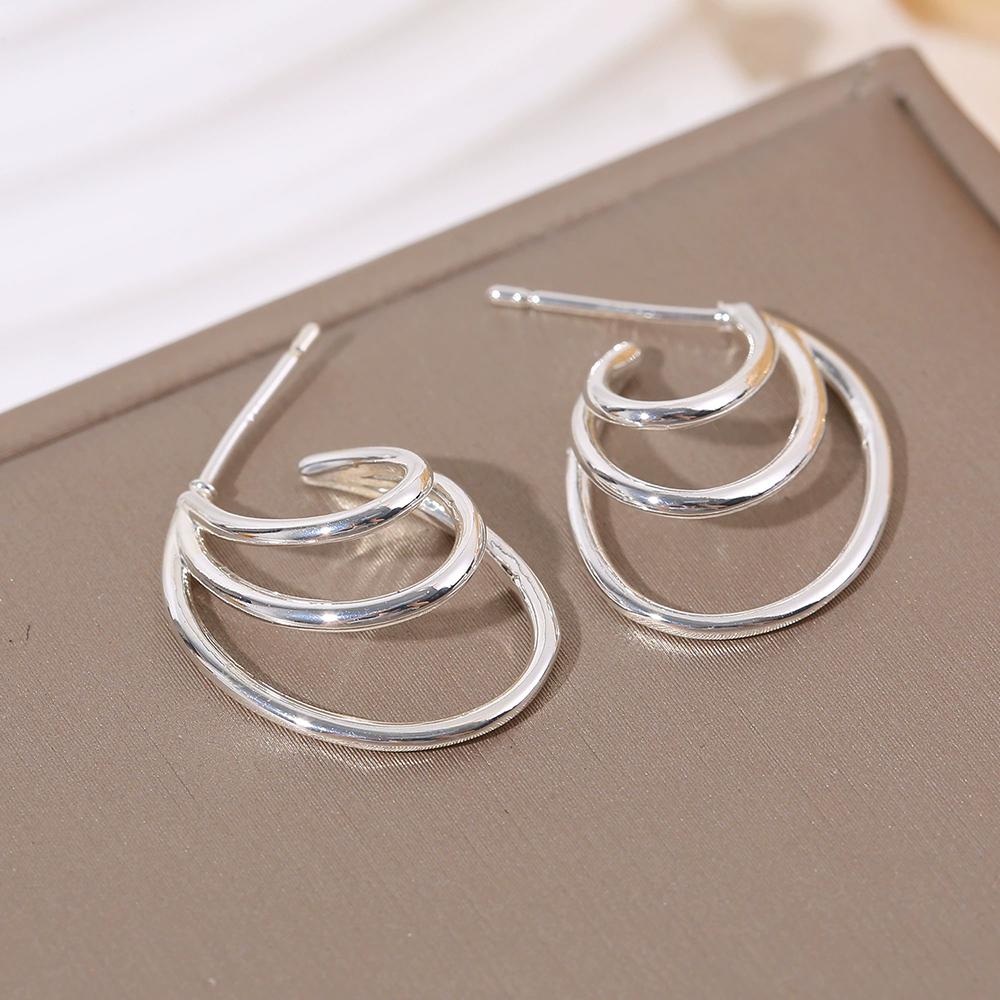 

Exaggerated Metal Earrings Sense High-End Simplicity Circular Stud Earrings Fashion Trendy Earrings Women Jewelry Accessories
