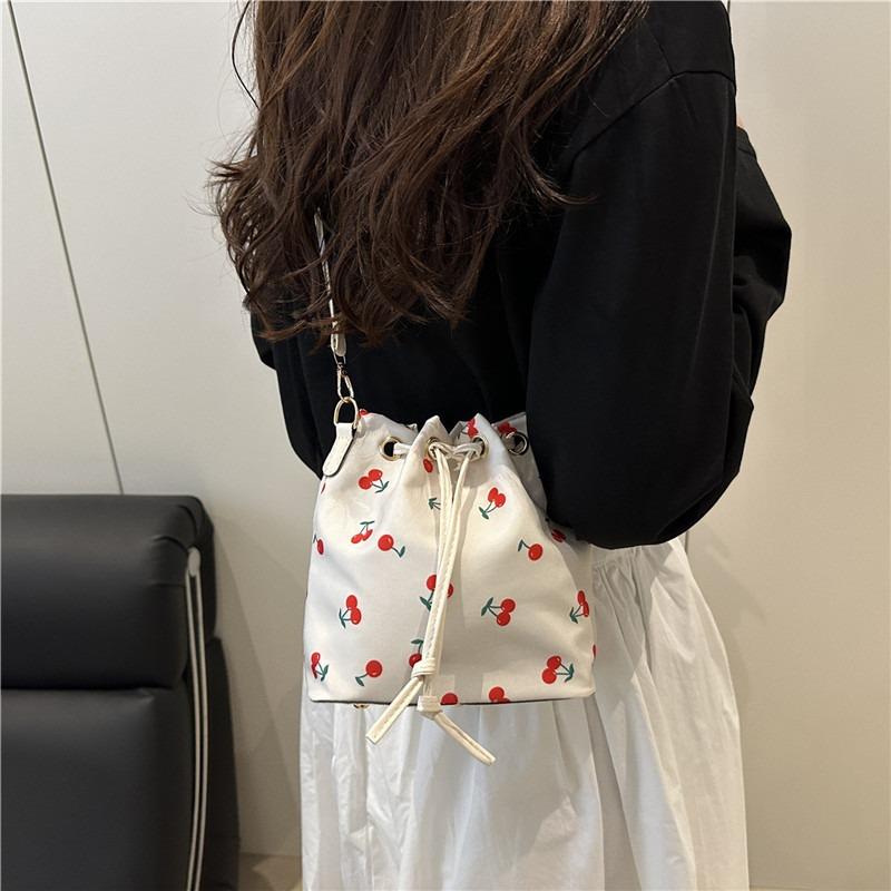 Casual Art Canvas Bag Women's Autumn New Tote Bag Large Capacity Butterfly Strawberry Bucket Bag