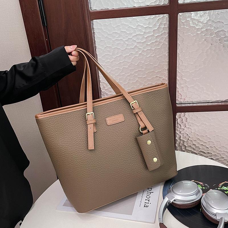 Bag Premium Shoulder Women's Bag Retro Autumn and Winter Fashion Large Capacity Portable Messenger Versatile Bag
