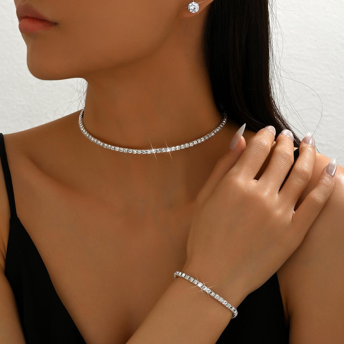 

2026 European and American Fashion Full Diamond Necklace Bracelet Stud Earrings Versatile Bridal Jewelry Jewelry Set 45CM