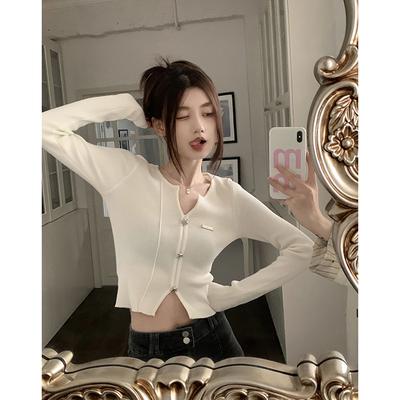 Sweet Spice Girl V-neck Knitted Sweater Women's Autumn and Winter 2025 New Design Sense Slim-fitting Short Pure Desire Chic Sweater