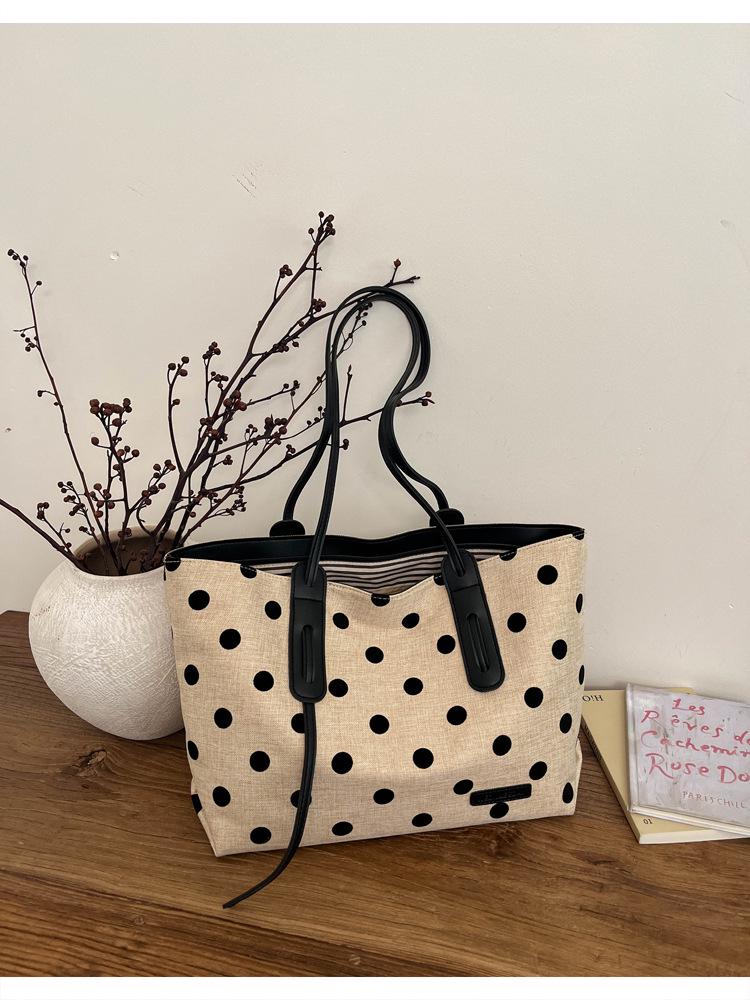 2026 Women's Korean Style Polka Dot Large Tote Bag – Versatile Commute Shoulder Handbag with Spacious Capacity