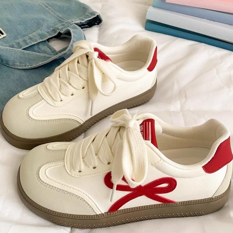 Retro Damen Sommer und Herbst neue atmungsaktive weichsohlige Freizeitschuhe Sport kleine weiße Schuhe Board-Schuhe