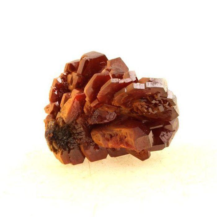 Pierres et Minéraux. Vanadinite. 104.0 ct. Mibladen Mining District, Midelt, Maroc.