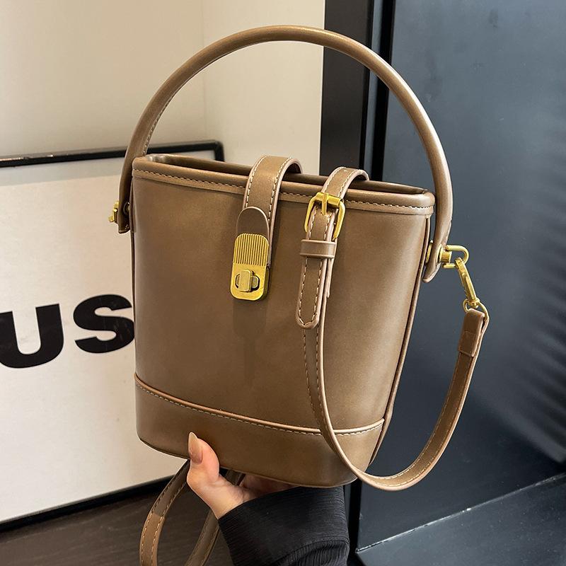 

Жіноча сумка 2024, нова сумка-мессенджер, осінь і зима, ретро, ​​популярна цього року, висококласна жіноча сумочка через плече