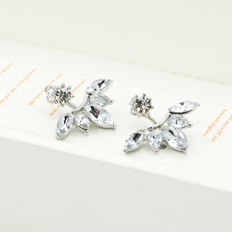A two-wear rear-hanging stud earring horse eye blossom rich daisy earrings for women