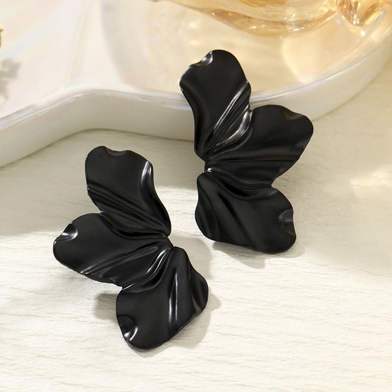 Yunjin stud earrings, high-end earrings, fashionable atmosphere, exaggerated vacation style earrings, fish tail shell earrings.
