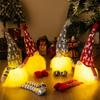Entzückende Weihnachtsdekoration Plüsch-Wicht stehend Rentier-Design Rote Graue Farben