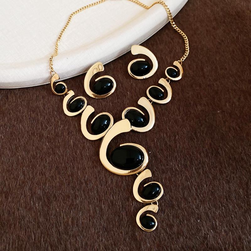 Fashion Alloy Necklace Earrings Set Geometric Oval Spiral Snail Clavicle Chain For Women Exaggerated Jewelry