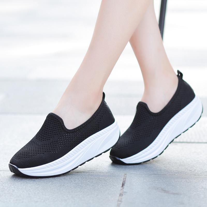 Hollow rocking shoes women's ****** and summer new s**t-soled walking shoes one pedal thick-soled old ******* cloth shoes women's shoes