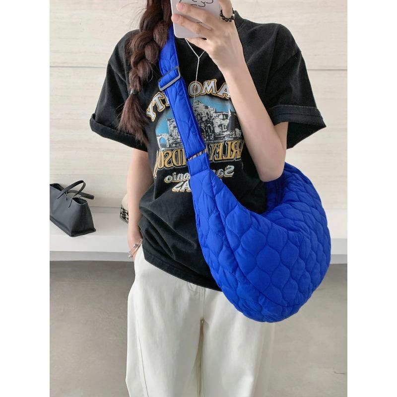 

Dumpling bag messenger bag women s large capacity moon bag retro fashion croissant bag girls large capacity shoulder bag