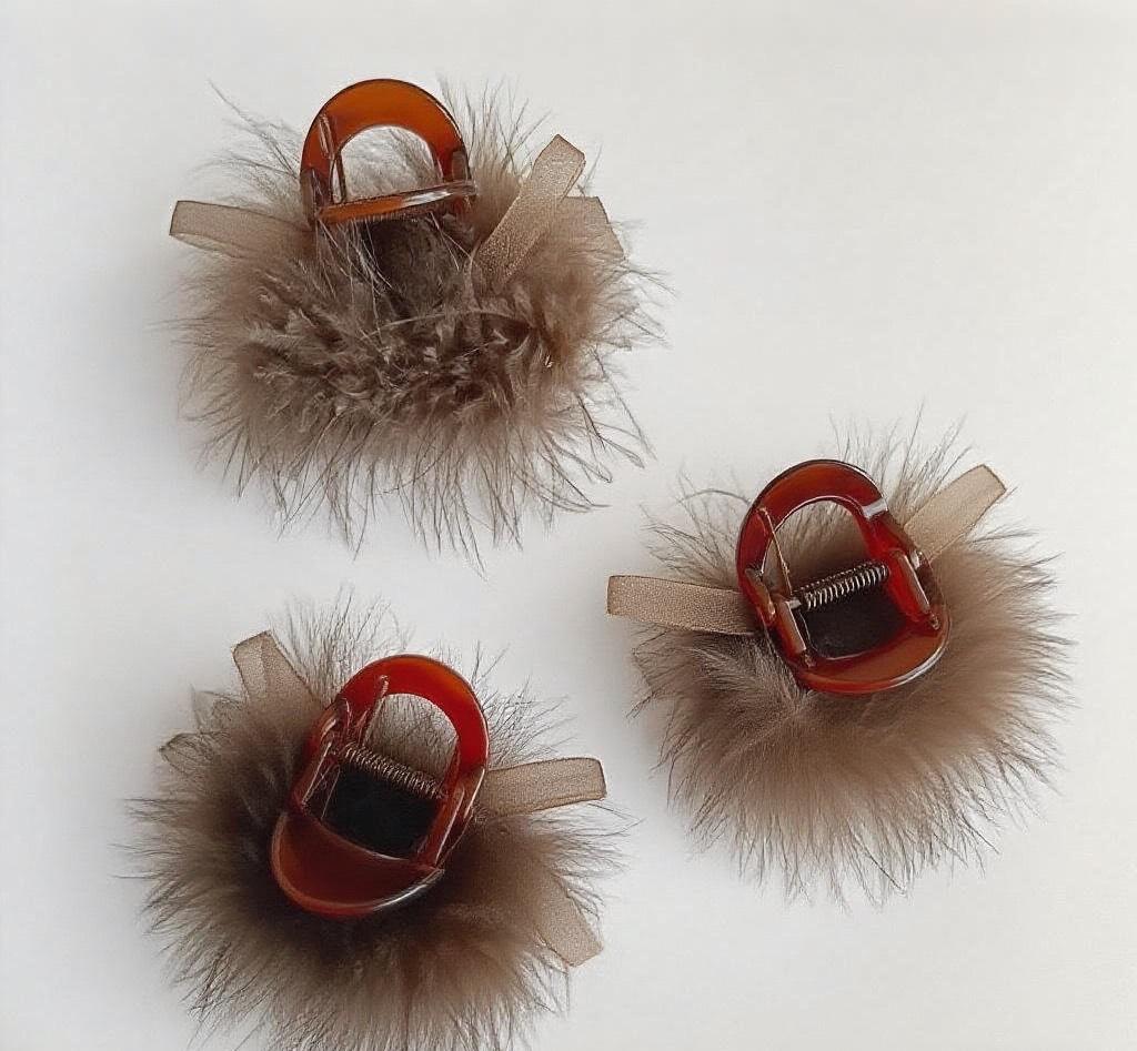 Elegant Women s Medium Ponytail Hair Clip with Black & Coffee Feather Claw Design кофейный