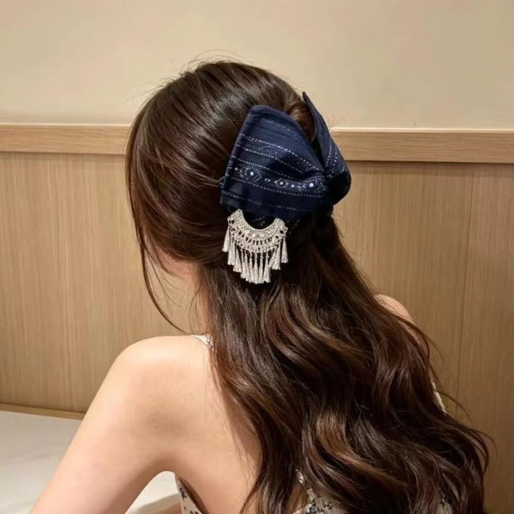 Striped Pattern Triangle Shark Clip Silver Hair Accessory Ethnic Style Hair Claw  Commuting